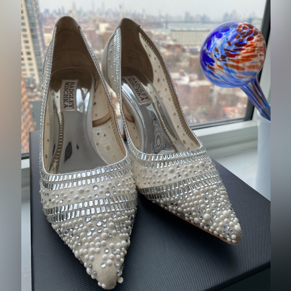 Badgley Mitschka Bailey Pumps in White Satin, Size 6.5